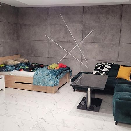 Apartament Dubaj Gliwice Bagian luar foto
