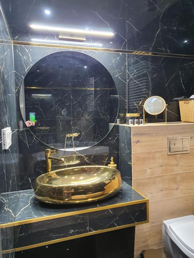 Apartament Dubaj Gliwice Bagian luar foto