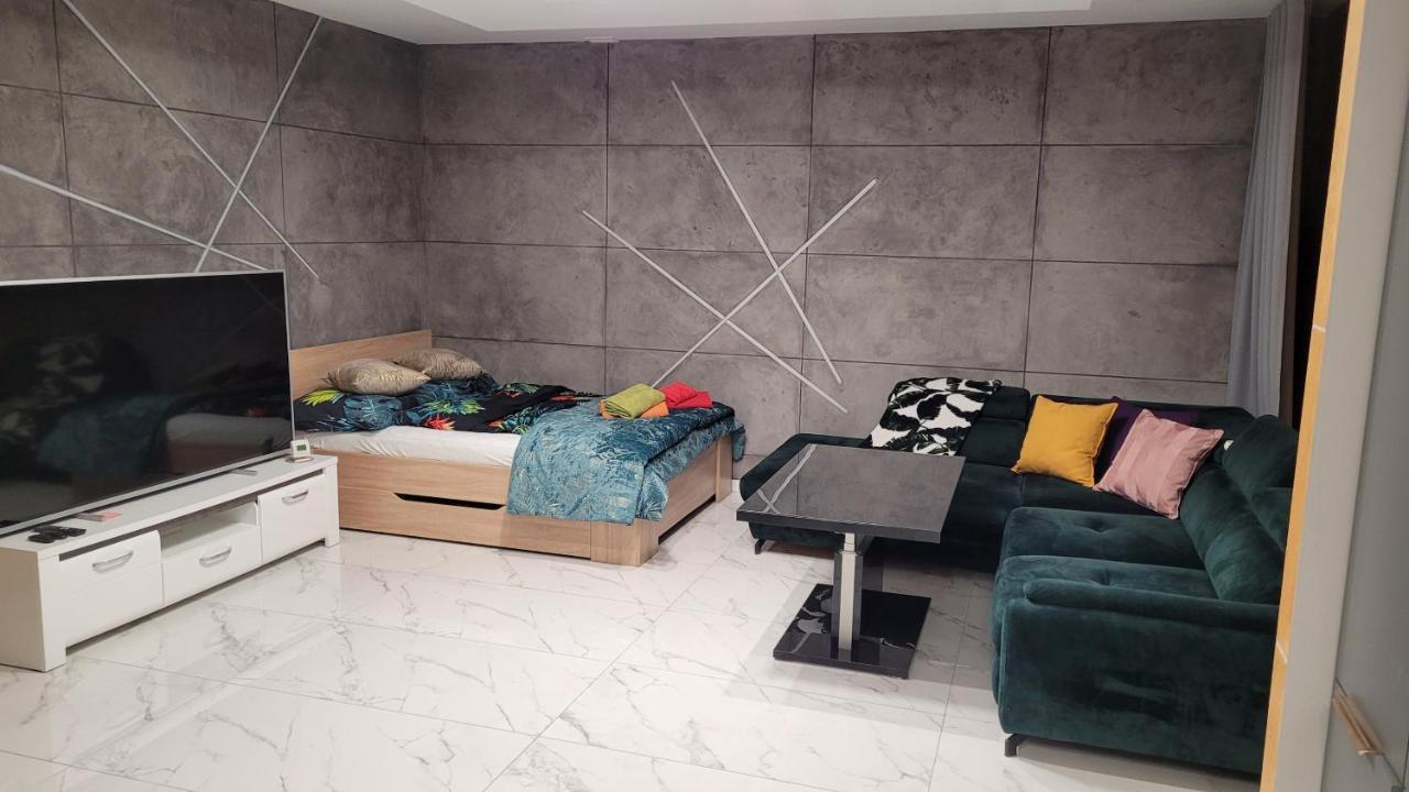 Apartament Dubaj Gliwice Bagian luar foto