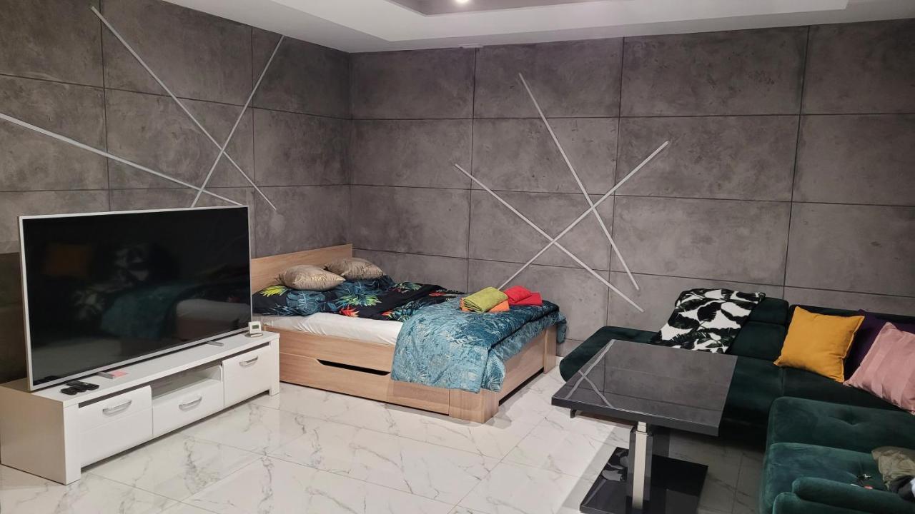 Apartament Dubaj Gliwice Bagian luar foto
